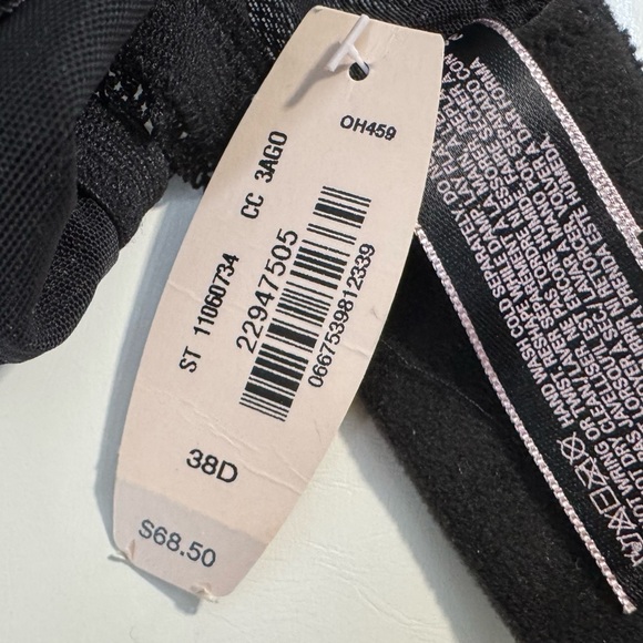 Victoria's Secret Black and Pink Lace Bra - Picture 6 of 7